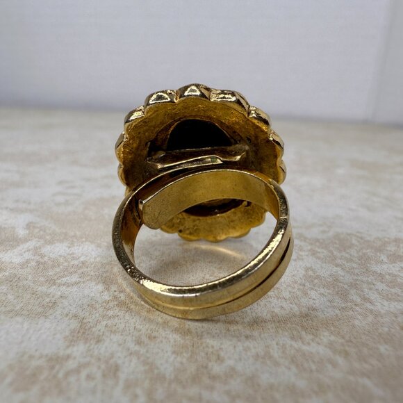 Vintage Signed Uncas Gold Tone Cameo Adjustable Ring - Picture 6 of 7